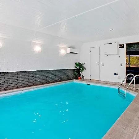 Lxv Hotel